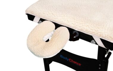Protection pour table et coussin pour têtière en fourrure polaire